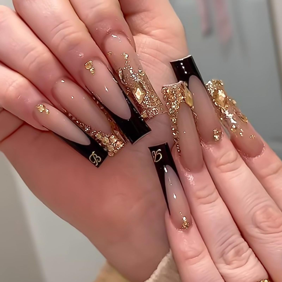 Press on Nails Long Square - 3D Flower Fake Nails with Pearls Design, Luxury Gold Chrome Butterfly French Tip Baroque Baddie False Nails for Women, 24 Pcs