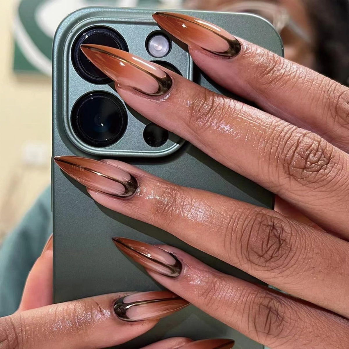 SINHOT Stiletto Press on Nails Long Fake Nails Glossy Glue on Nails Luxury Rhinestones Acrylic Nail White Bling Glitter Almond Artificial Nail Stick on False Nail with Design 24pcs