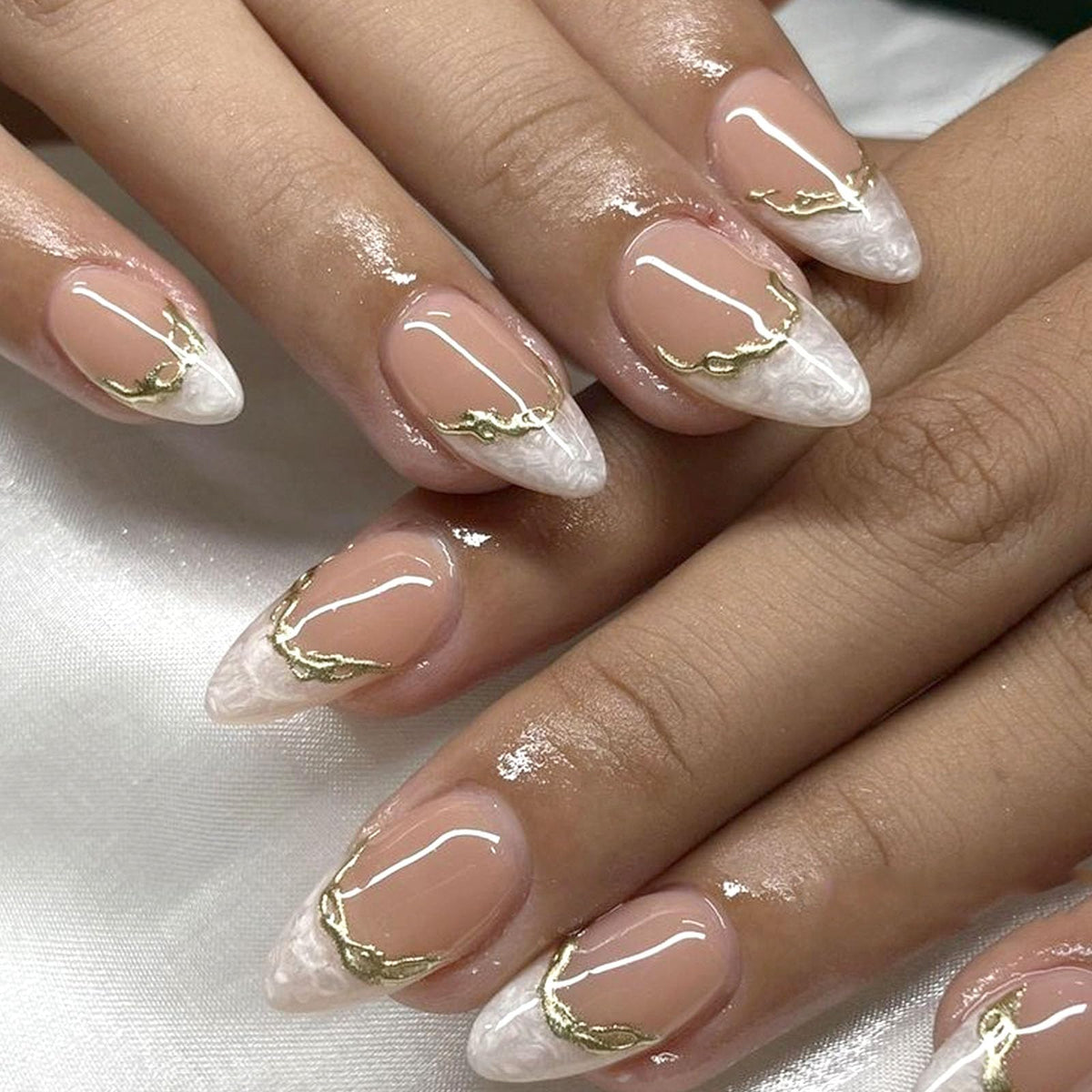 Short Press On Almond Fake Nails - Flower Acrylic Fall Nails Press Ons Full Cover Glue On Cute False Floral Stick On Nails for Women - 30 Pcs