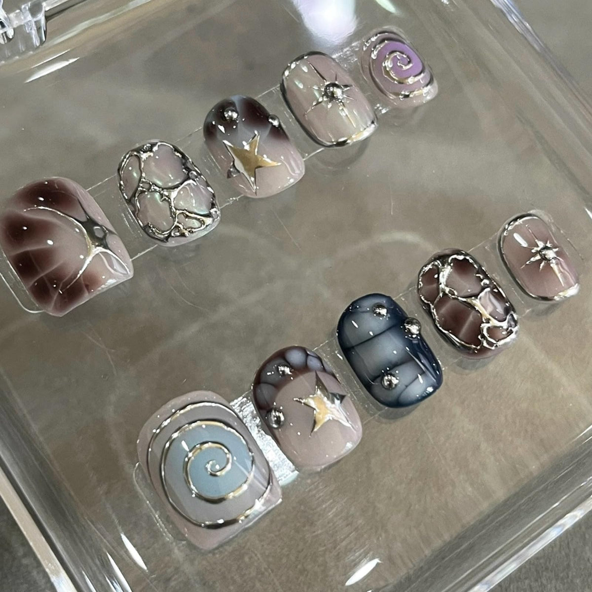 30Pcs Handmade Press on Nails Medium Almond Shape 3D Flower Fake Nails with Chrome Gold Foil Leaves Pearl Designs Nude White Shiny Acrylic Nails Reusable Full Cover Artificial False Nails for Women