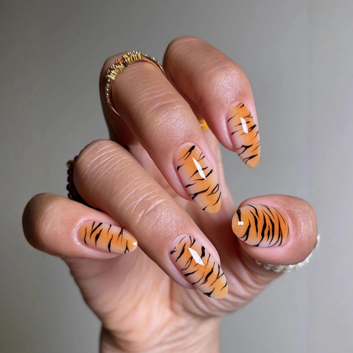 BABALAL Bridal Lace Press On Nails, Medium Almond Fake Nails with 3D White Floral & Pearl, Nude Ombre Acrylic Stick On Nails for Women 24Pcs