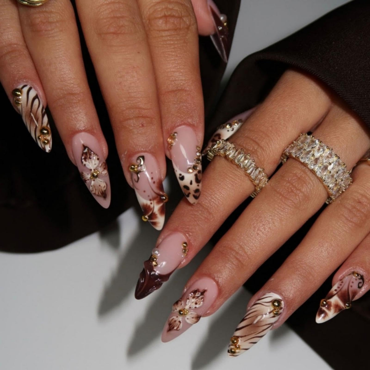 Almond Press on Nails Medium Fake Nails with 5D Metal Lines Charm Design Glossy Pink Nails Press on Curve Glue on Nails Reusable Luxury Silver Beads Acrylic Nail for Women 24Pcs