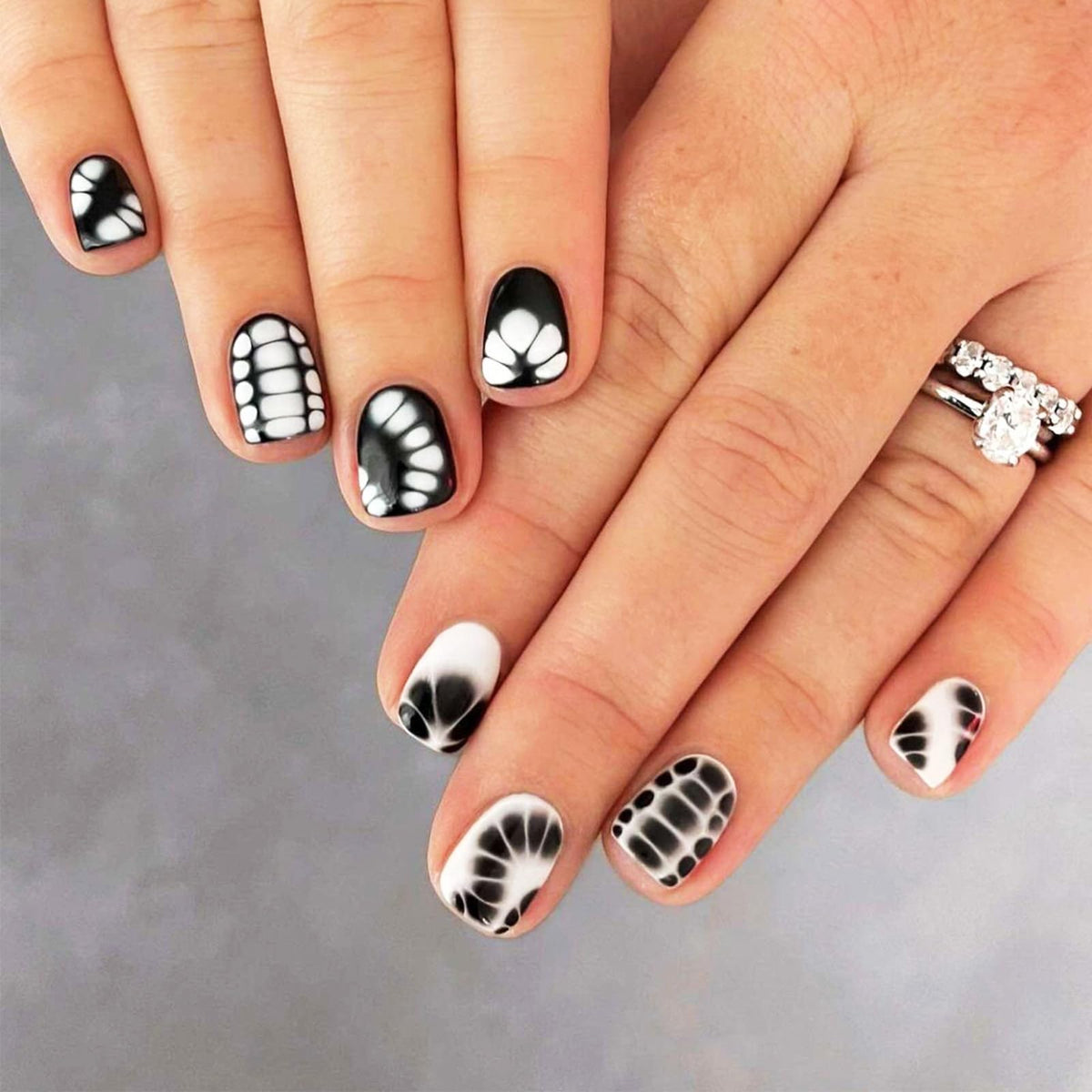 Press on Nails with Shimmer Design Glossy White French Tips Short Square False Nails Silver Glitter Fake Nail Nude Minimalist Stick on Fingernails Pink Glue on Nail for Women Bridal Daily Wear