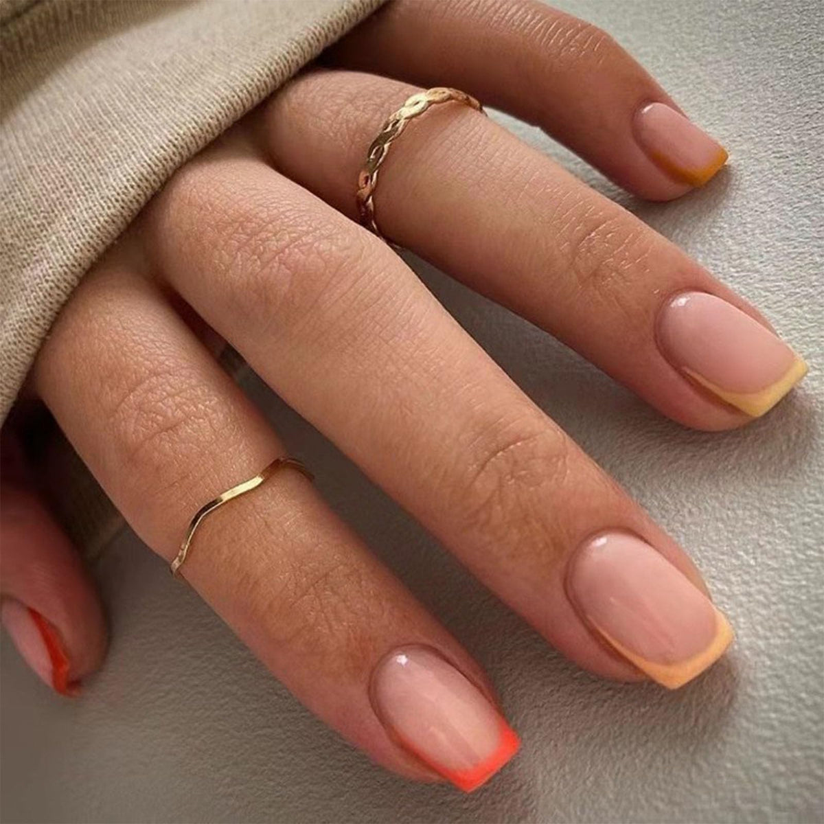 Short Press on Nails Square Fall Burgundy Fake Nails with Golden Glitter Designs Acrylic Nails Press ons Reusable Glue on Nails for Women and Girls Daily Wear 24 Pcs