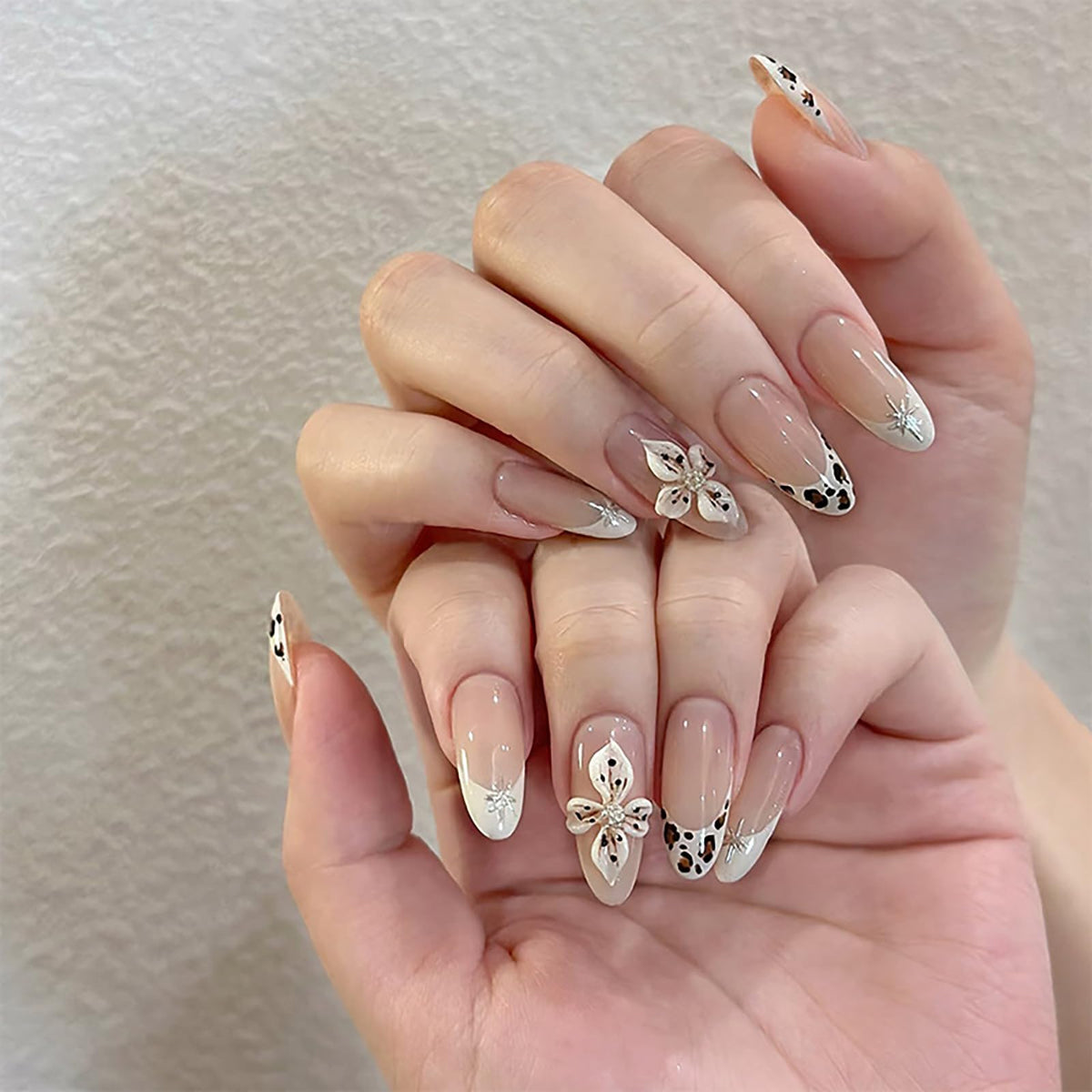 24Pcs Handmade Press on Almond Nails Nude Pink White Gold Flower Fake Nails Pearl False Nails Elegant Summer Nails Glue on Luxurious for Girl Women Stick on Nails Bridal Wedding Formal Events Life