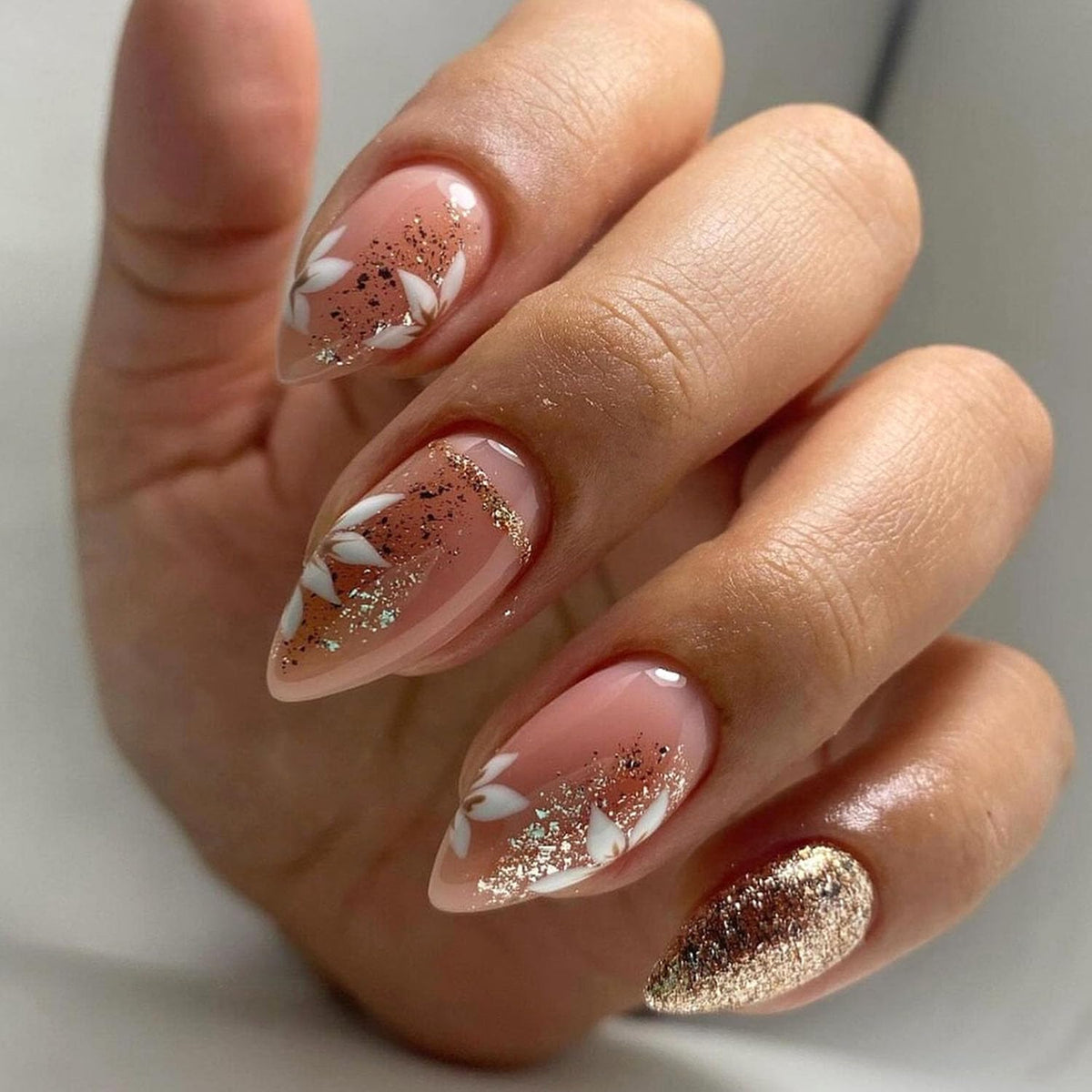 Short Press On Almond Fake Nails - Flower Acrylic Fall Nails Press Ons Full Cover Glue On Cute False Floral Stick On Nails for Women - 30 Pcs