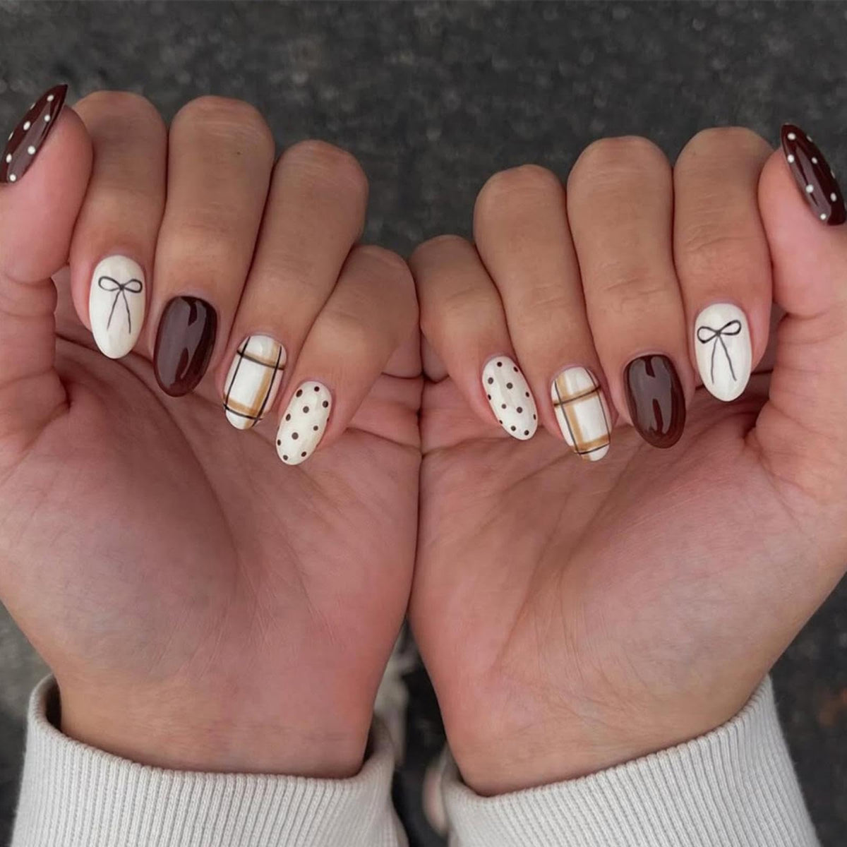 Silver Glitter Press on Nails French Tip Fake Nails Medium Almond False Nail with Rhinestone Design Nude Glossy Artificial Acrylic Full Cover Diamond Glue on Nail for Women Christmas Manicure 24Pcs
