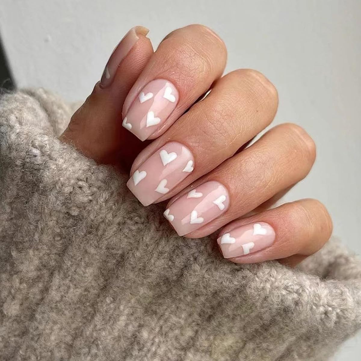 White French Tip Press on Nails Short Fake Nails with Chrome Gold Line Designs French Nails Press ons Nail Tips Stick on Nails Almond Shape Acrylic False Nails Finger Manicure for Women Daily Wear