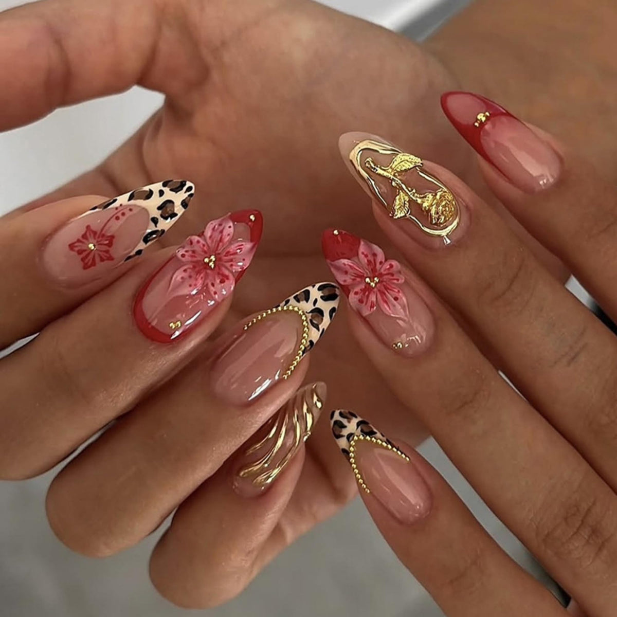 Short Almond Press on Nails Nude Ombre Glossy Fake Nail 30pcs