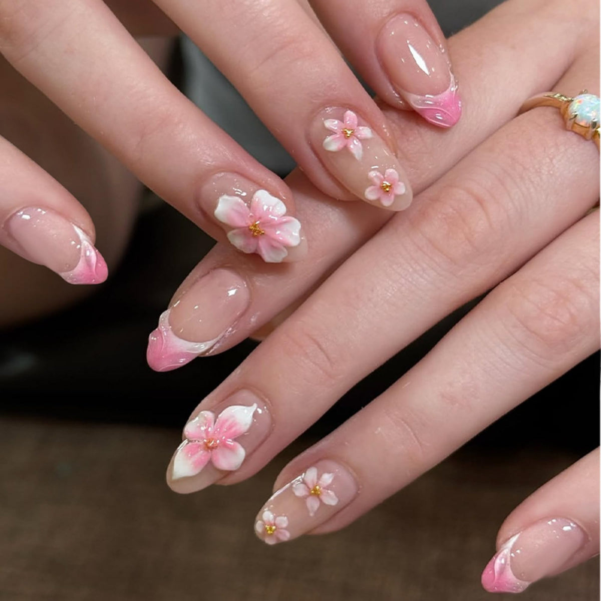 Short Almond Press on Nails Nude Ombre Glossy Fake Nail 30pcs