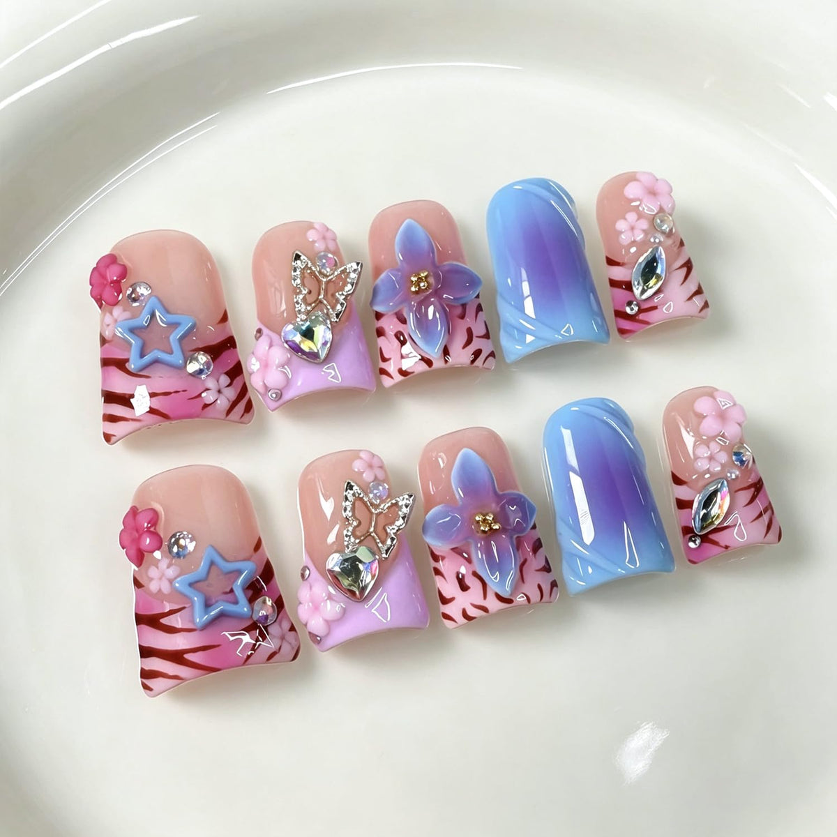 RIICFDD Medium Duck Press on Nails Rhinestone French Handmade Nails(S)