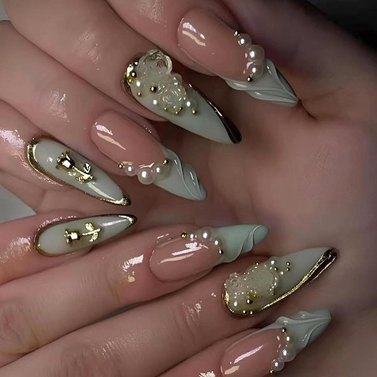 MISUD Press on Nails - Long Stiletto Fake Nails with Bling Glitter, Acrylic Luxury Rhinestone Design 24 pcs