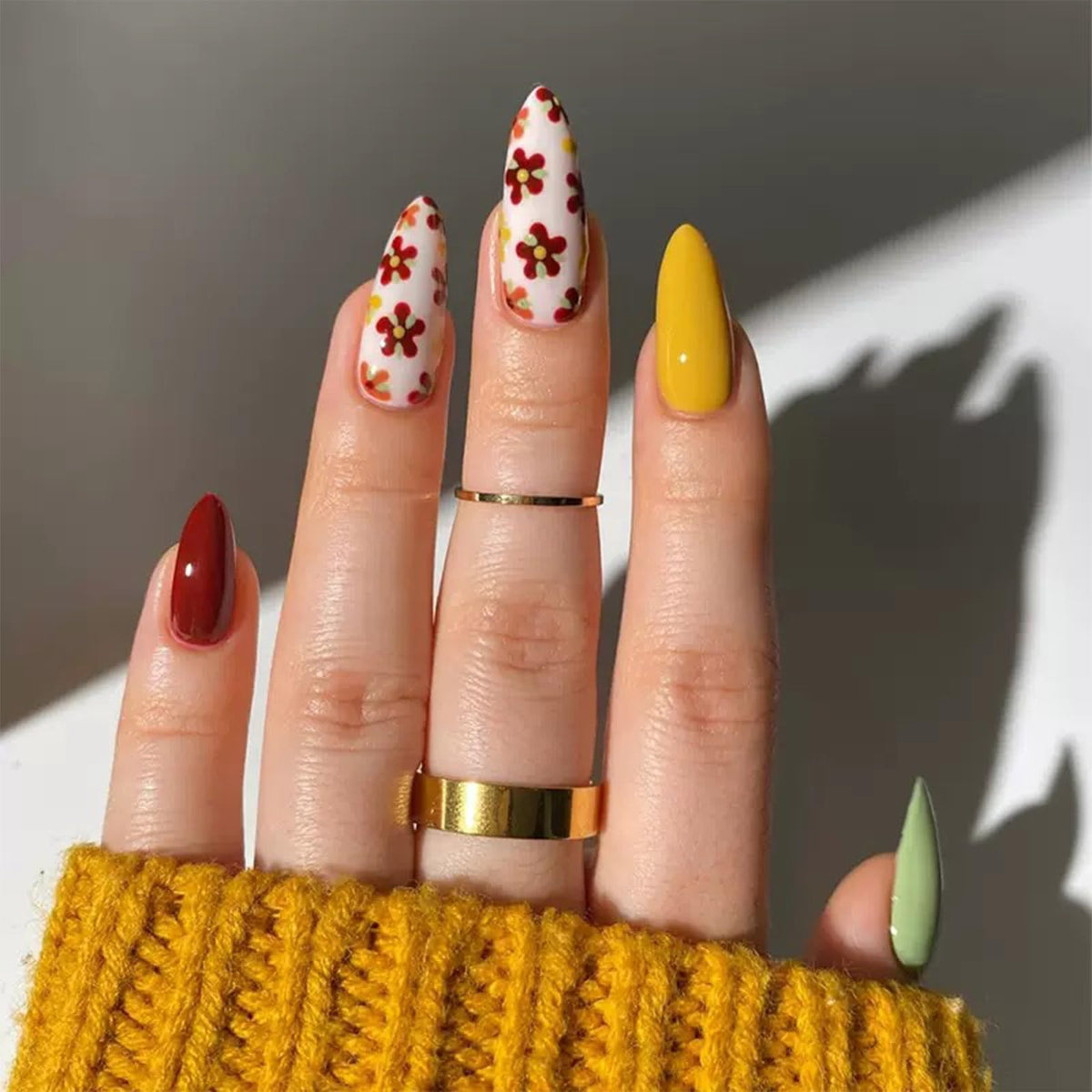 Lace Print Short Almond Press On Nails with 3D Rhinestones 24Pcs