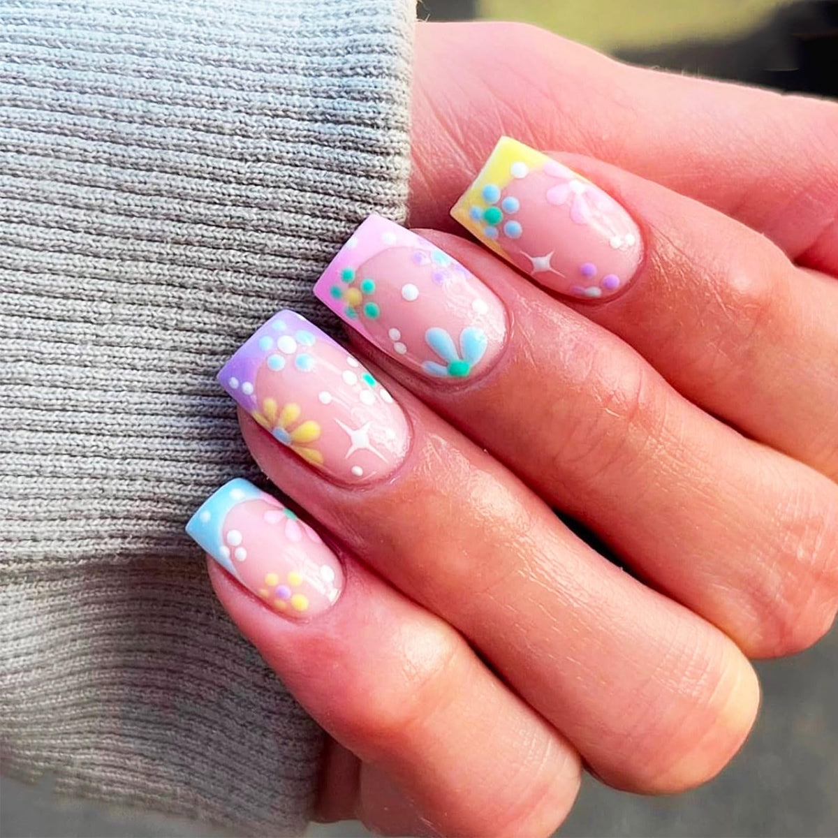 Press on Nails with Shimmer Design Glossy White French Tips Short Square False Nails Silver Glitter Fake Nail Nude Minimalist Stick on Fingernails Pink Glue on Nail for Women Bridal Daily Wear