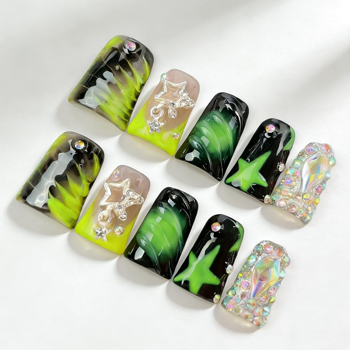 RIICFDD Medium Duck Press on Nails Rhinestone French Handmade Nails(S)