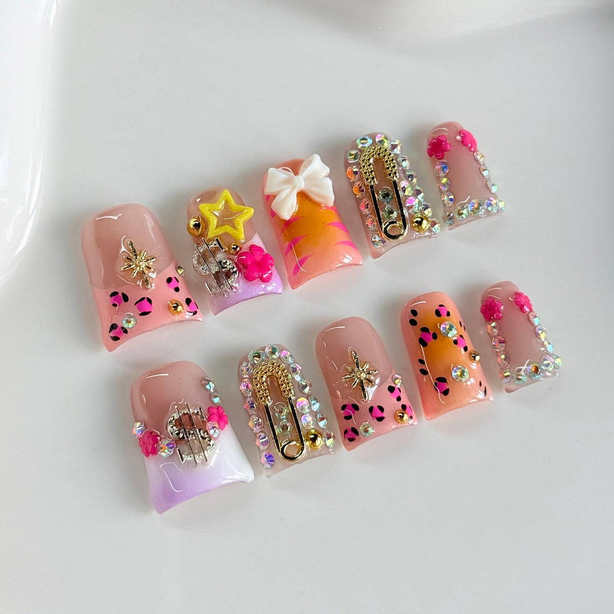 RIICFDD Medium Duck Press on Nails Rhinestone French Handmade Nails(S)