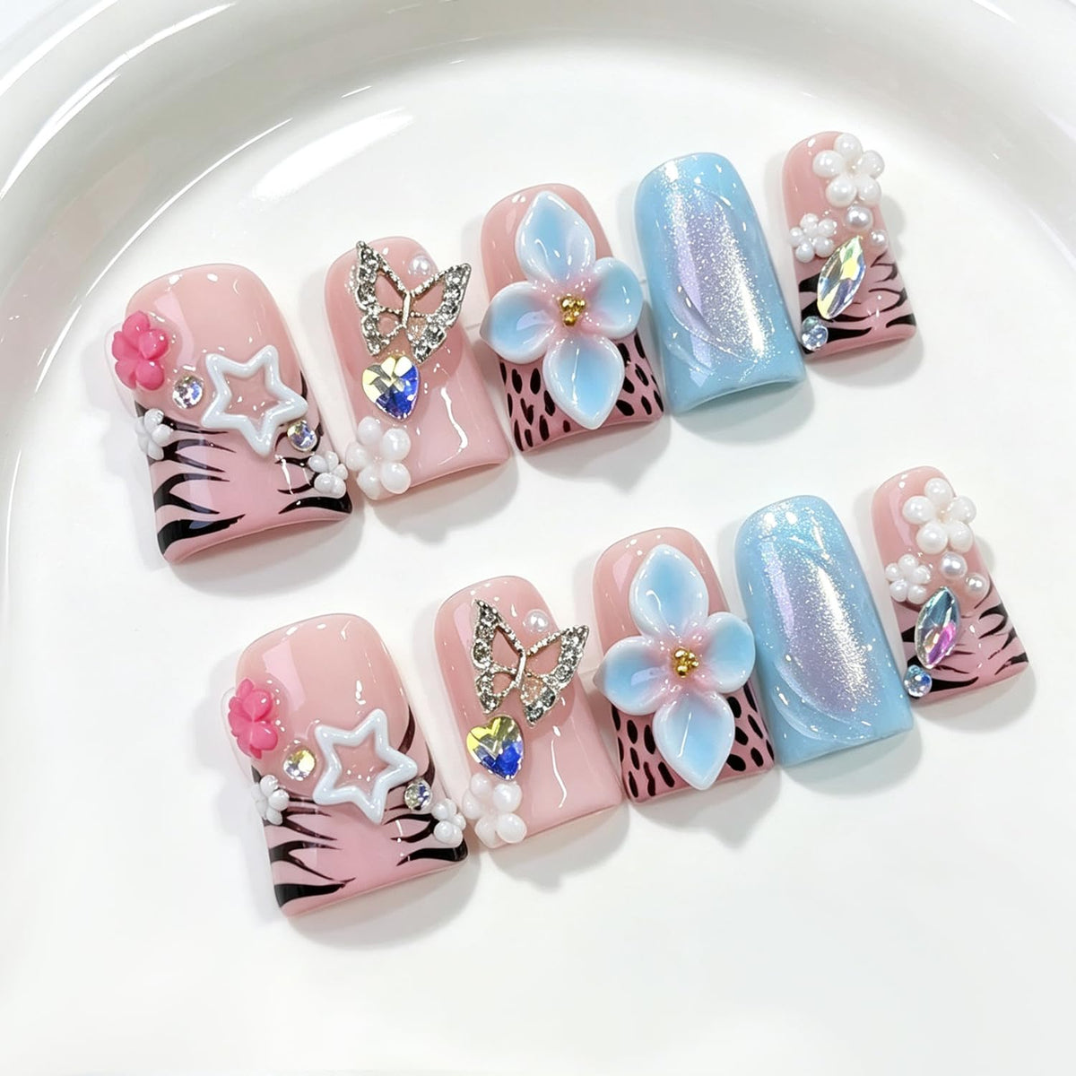 RIICFDD Medium Duck Press on Nails Rhinestone French Handmade Nails(S)