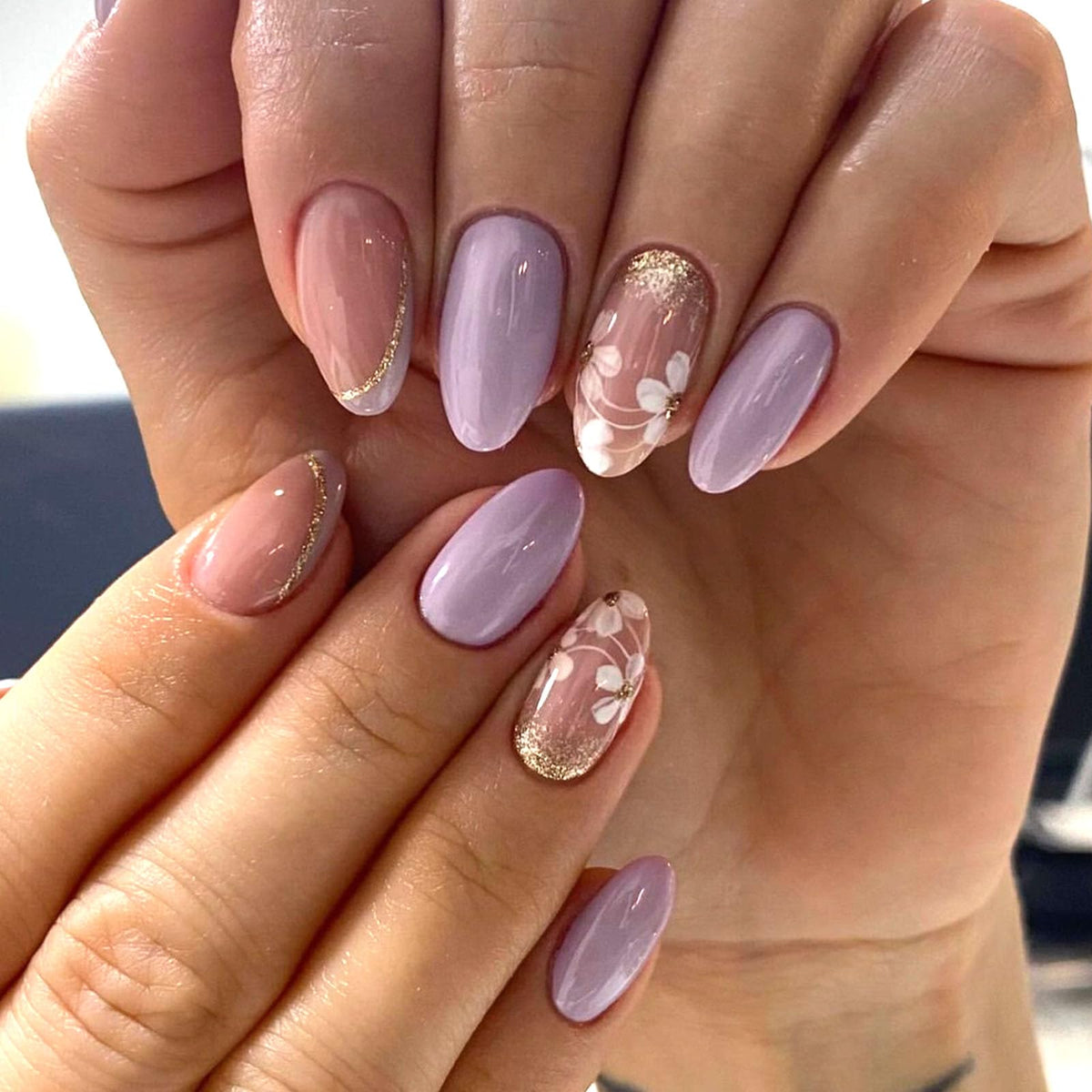 Short Press On Almond Fake Nails - Flower Acrylic Fall Nails Press Ons Full Cover Glue On Cute False Floral Stick On Nails for Women - 30 Pcs