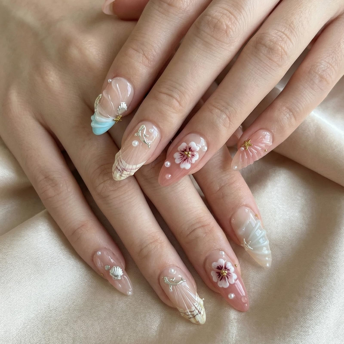 Short Almond Press on Nails Nude Ombre Glossy Fake Nail 30pcs
