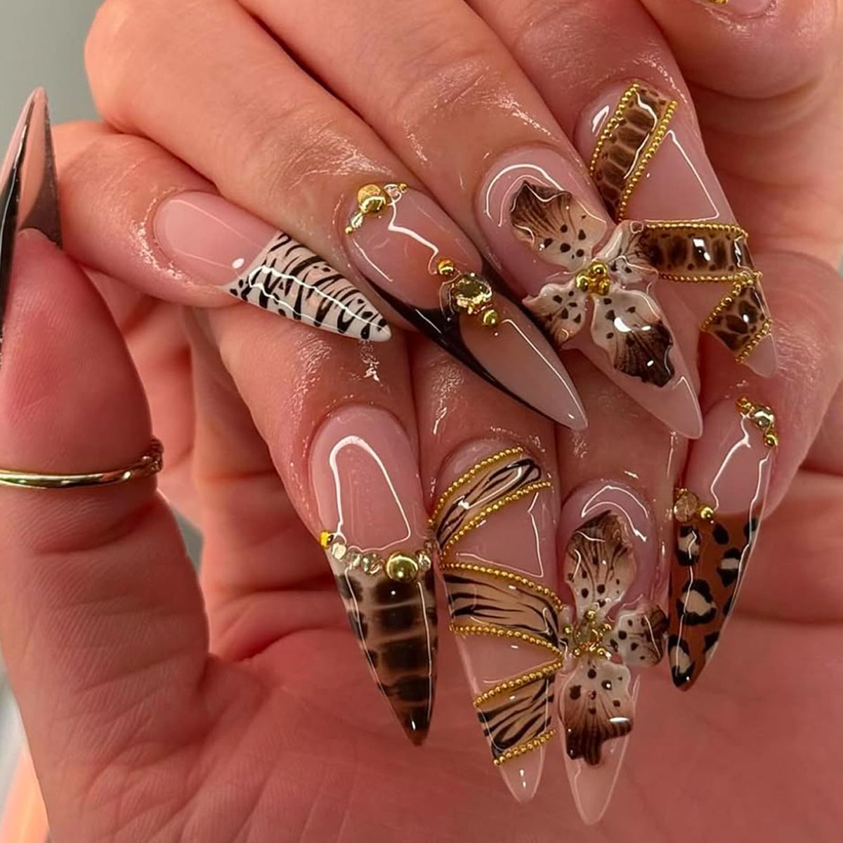 3D Gold Press on Nails Long Stiletto Fake Nails Glossy Nude Blue Full Cover