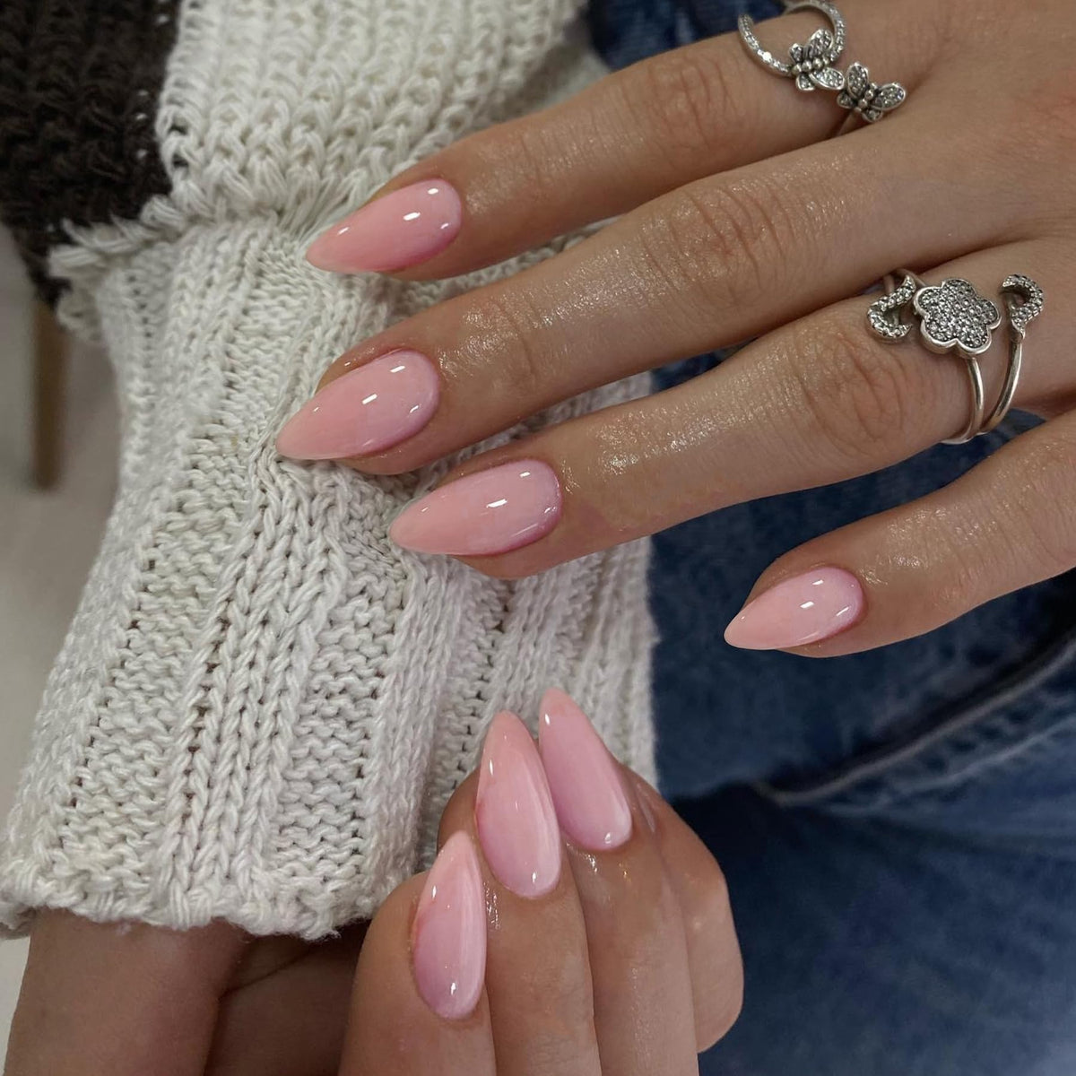KQueenest Pastel Light Pink Press on Nails Short Oval, Glossy Soft Gel Fake Nails Press on, Round Fake Nails with UV Cover, Thick Acrylic Glue on Nails for Wome Wedding & Everyday 30 Pcs