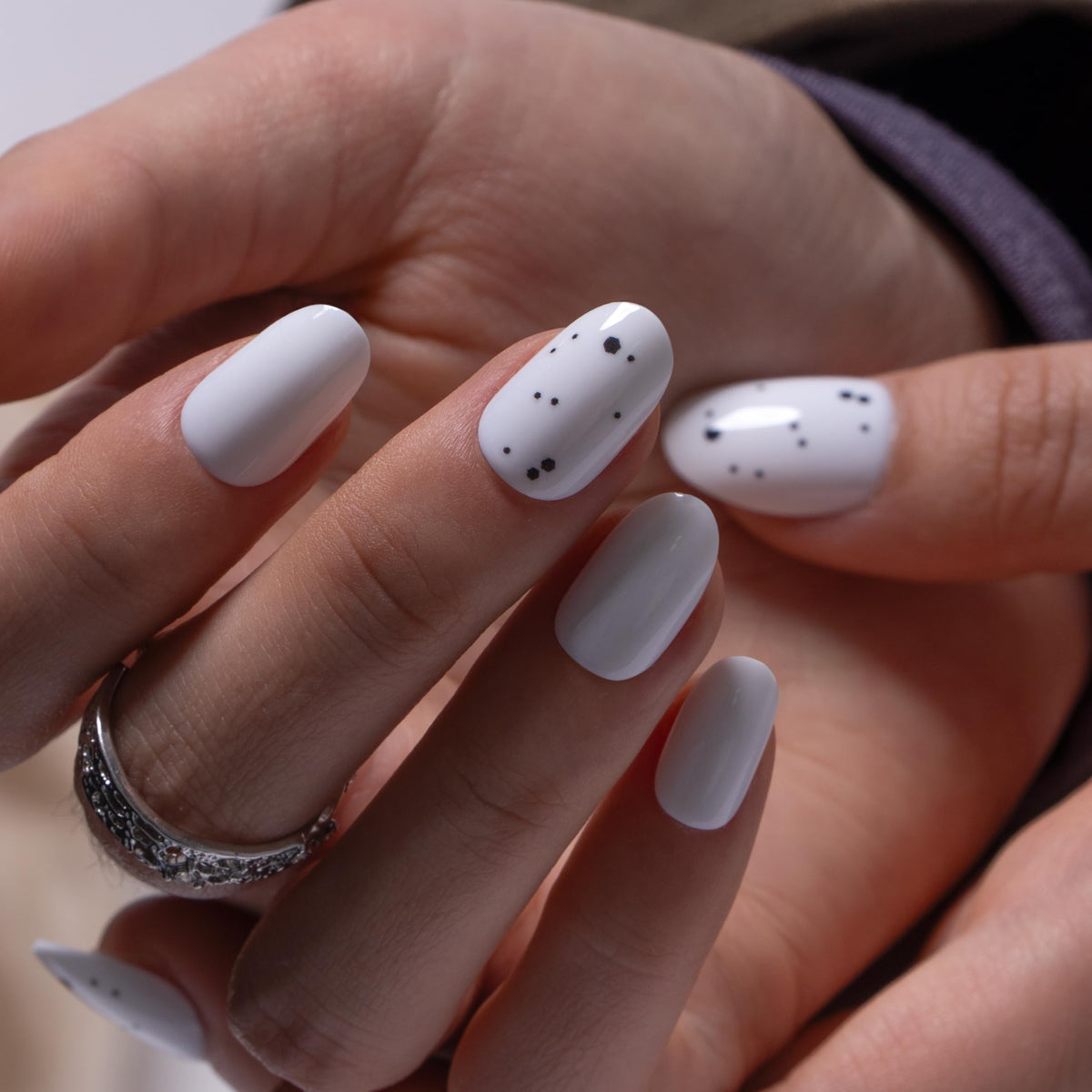CurvLife Short Oval Chrome Nude Press On Nails, Champagne Pearl, Soft Gel