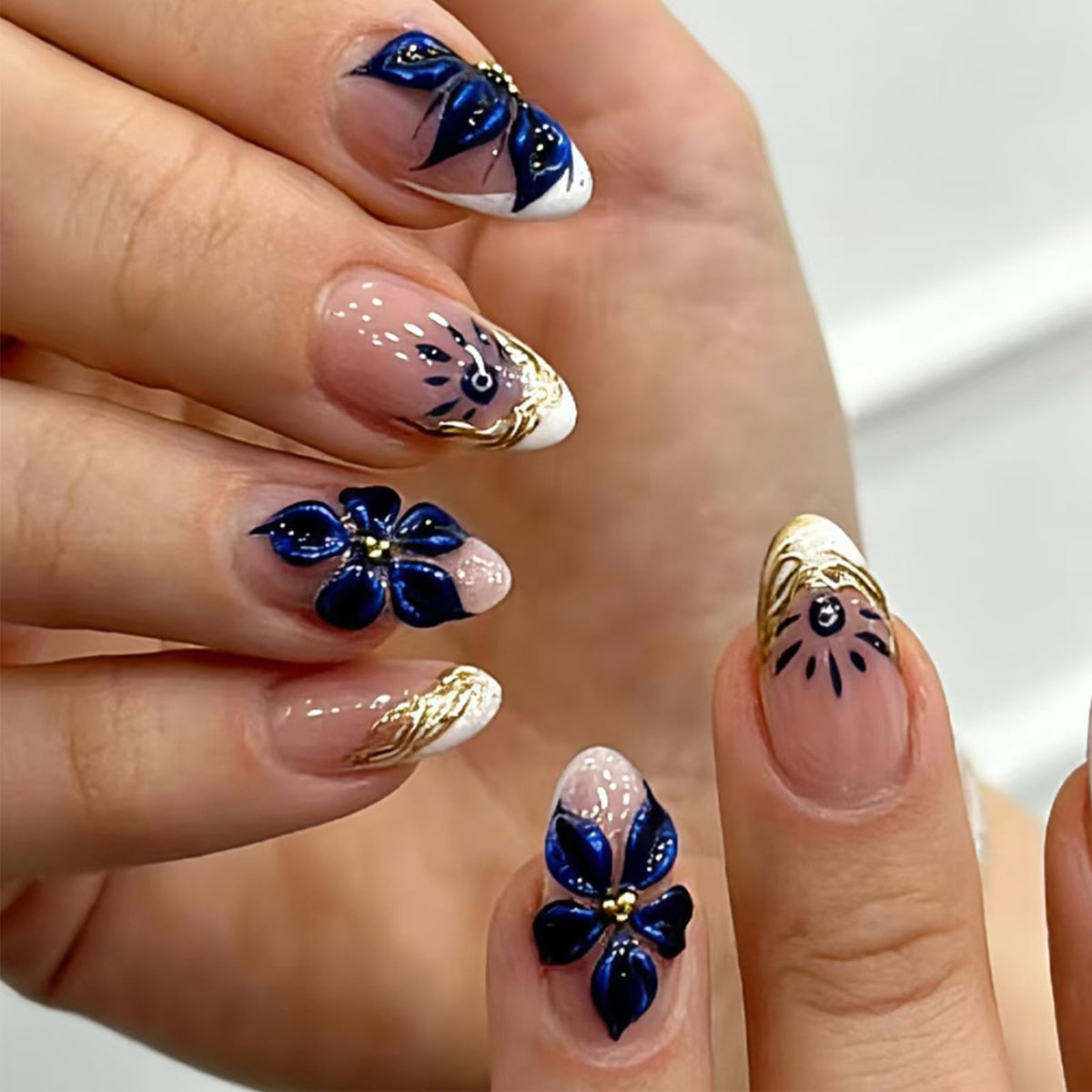 30Pcs Handmade Press on Nails Medium Almond Shape 3D Flower Fake Nails with Chrome Gold Foil Leaves Pearl Designs Nude White Shiny Acrylic Nails Reusable Full Cover Artificial False Nails for Women