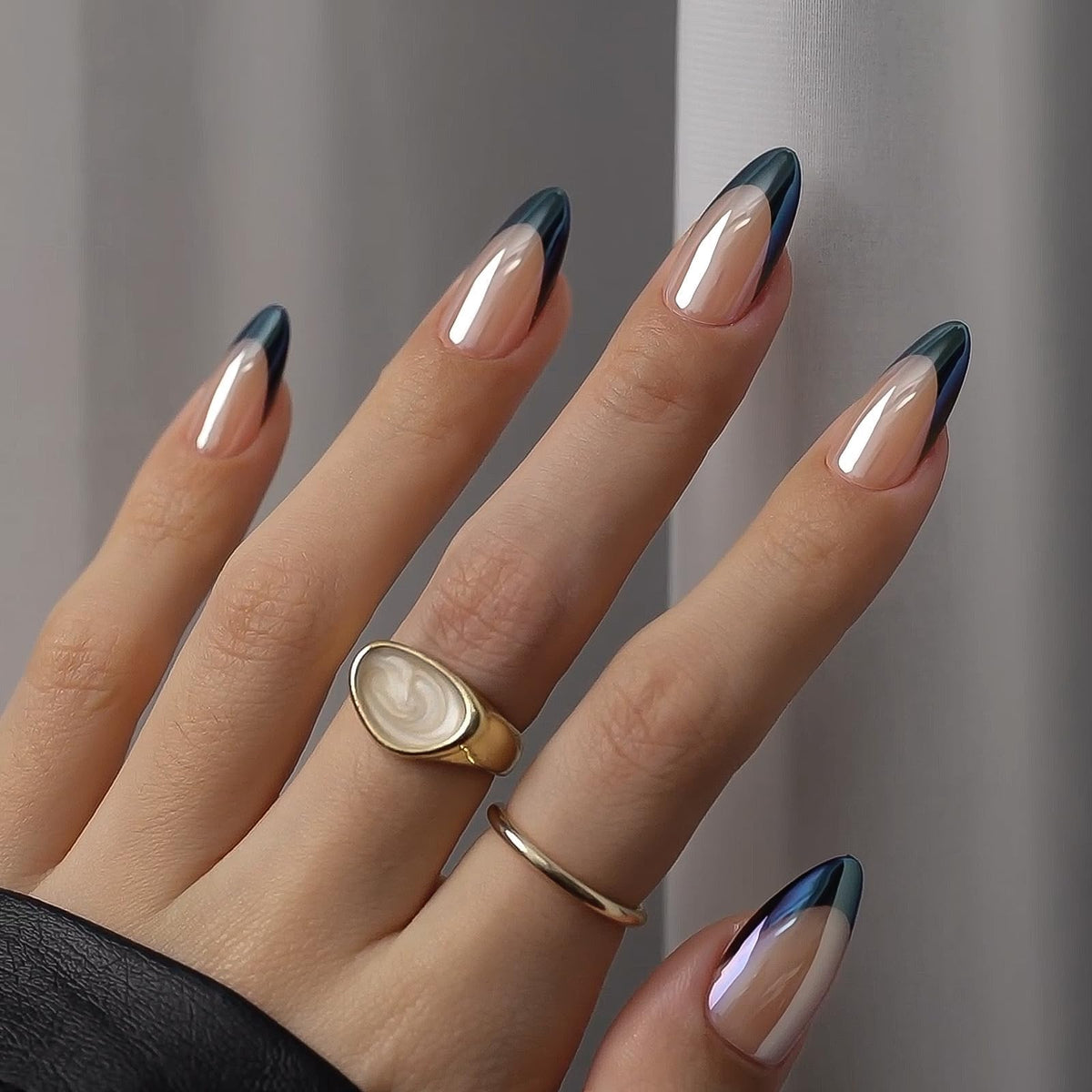 BTArtbox Press On Nails, Short Almond White Fake Nails, 32Pcs Full Kit