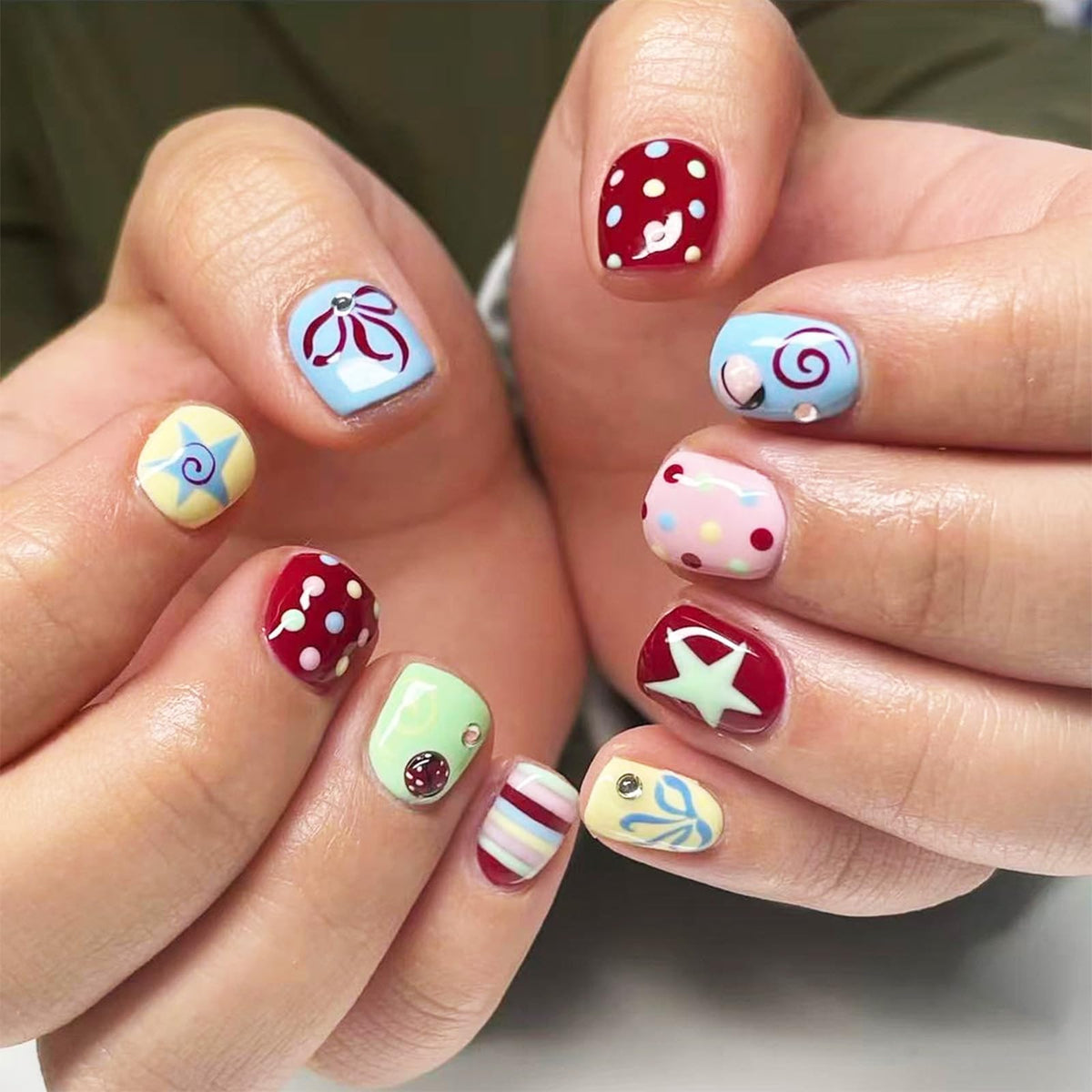 Press on Nails with Shimmer Design Glossy White French Tips Short Square False Nails Silver Glitter Fake Nail Nude Minimalist Stick on Fingernails Pink Glue on Nail for Women Bridal Daily Wear