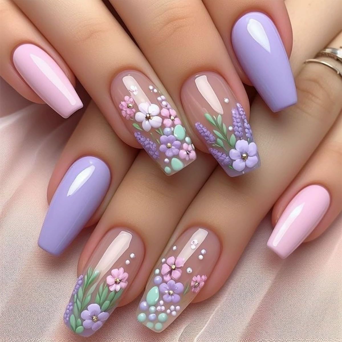Short Square Press on Nails French Fake Nails Ombre Acrylic Nails Press on Full Cover Glossy False Nails Artificial Stick on Nail for Women Manicure Decoration 24PCS