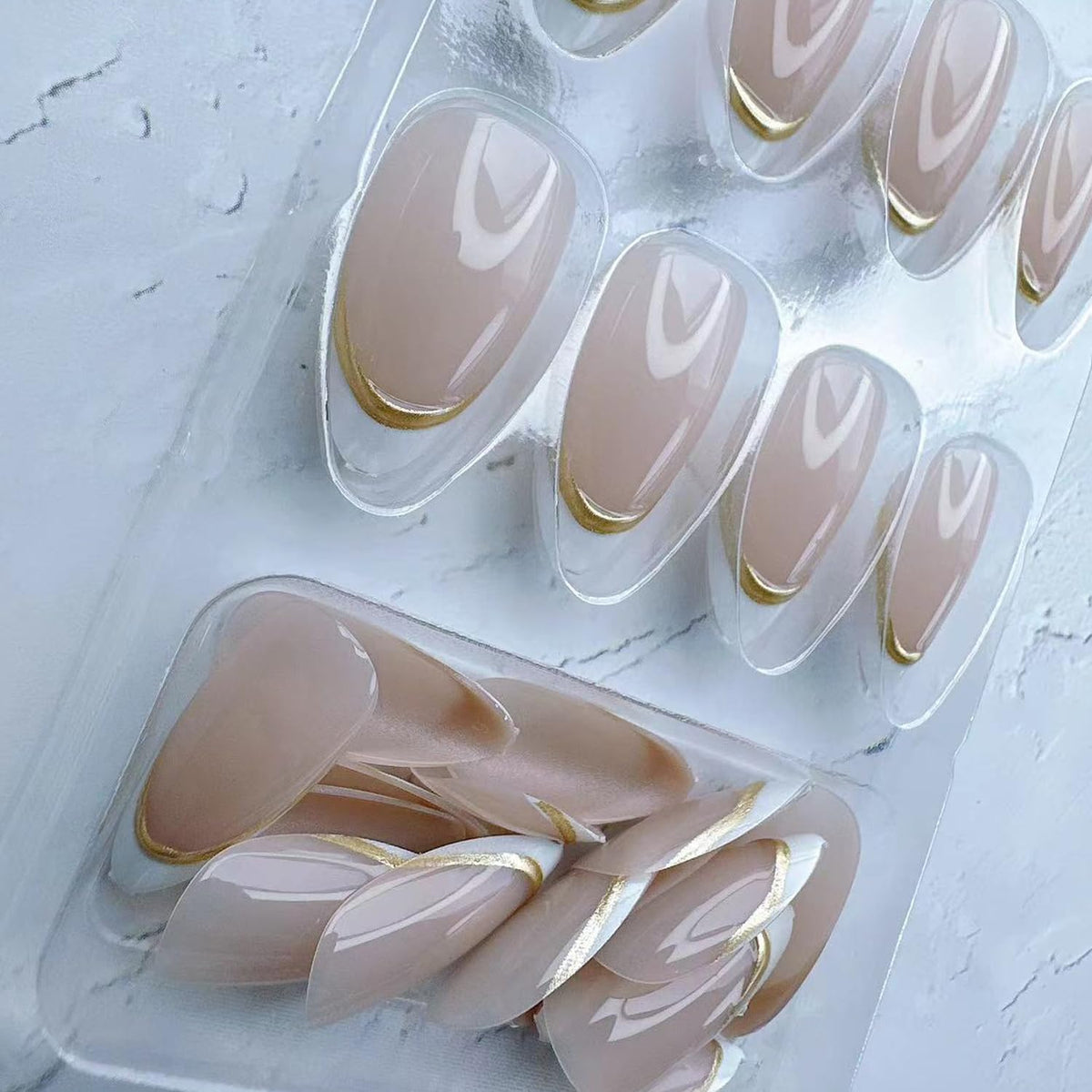 White French Tip Press on Nails Short Fake Nails with Chrome Gold Line Designs French Nails Press ons Nail Tips Stick on Nails Almond Shape Acrylic False Nails Finger Manicure for Women Daily Wear