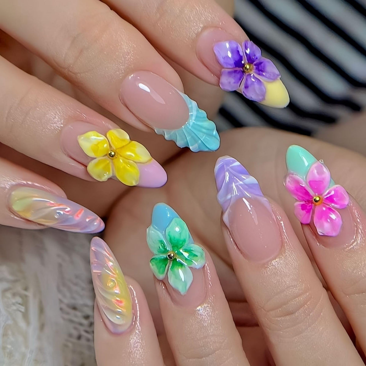 White Flower Press on Nails French Tip Fake Nails Medium Almond False Nails Glossy Artificial Stick on Nails Full Cover Acrylic Nails for Women Manicure 24Pcs