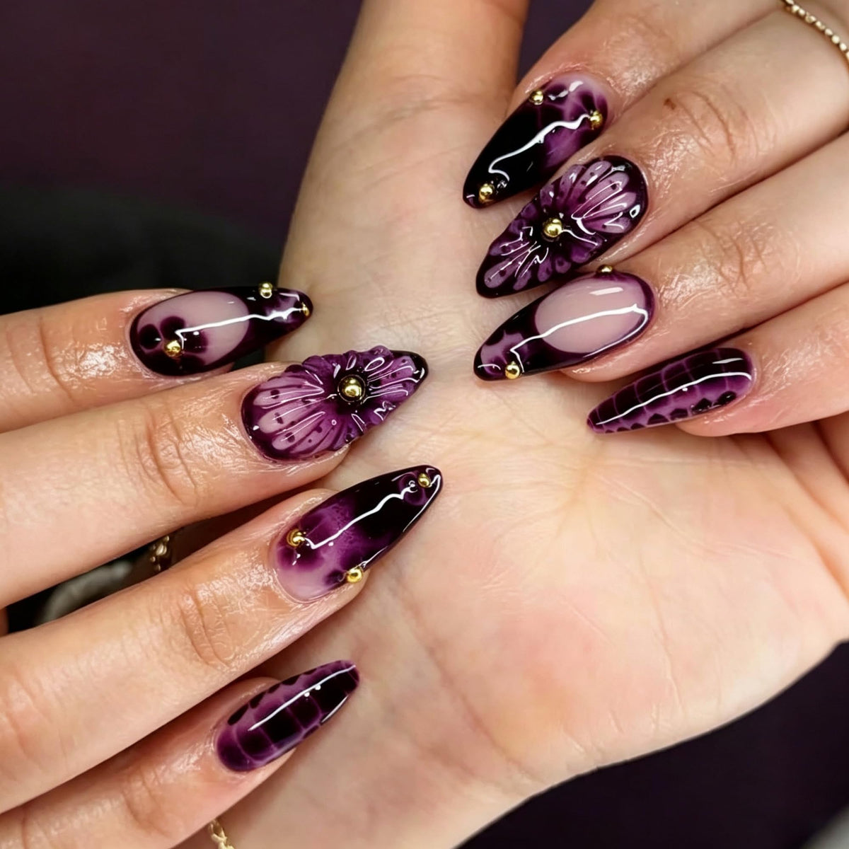 Short Almond Press on Nails Nude Ombre Glossy Fake Nail 30pcs