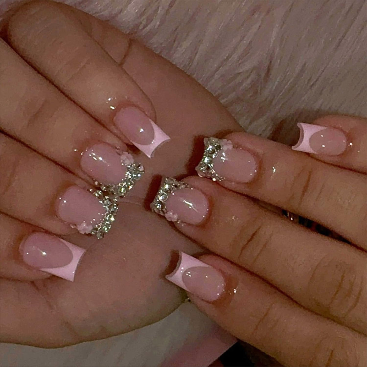 24pcs White French Tip Press on Nails Medium Almond Fake Nails with 3D Bow Acrylic Nails Design Gold Line Stick on Nails French False Nails Kit Full Cover Glue on Nails for Women Nail Decoration