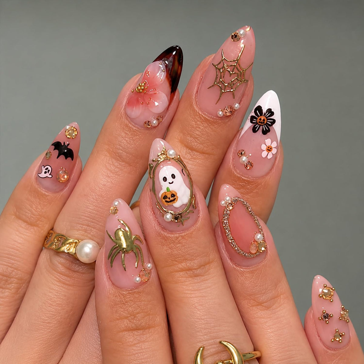 24Pcs White Flower Press on Nails Gold Bead Star French Tip Fake Nails