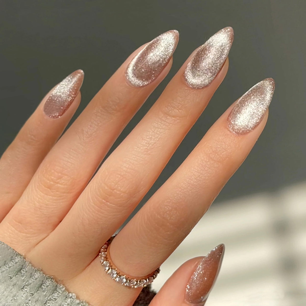 Qsnidy Press on Nails Almond, Ombre Nude to White, Glossy Fake Nails