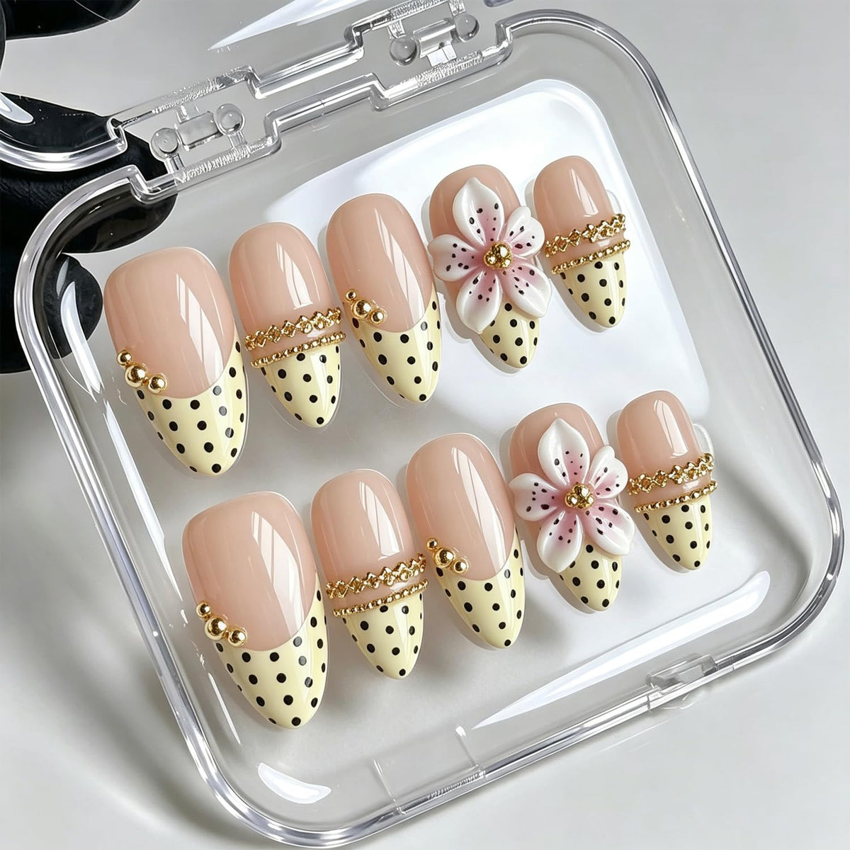 Handmade Press on Nails Gold Beads Almond Fake Nails 10Pcs(Size M)