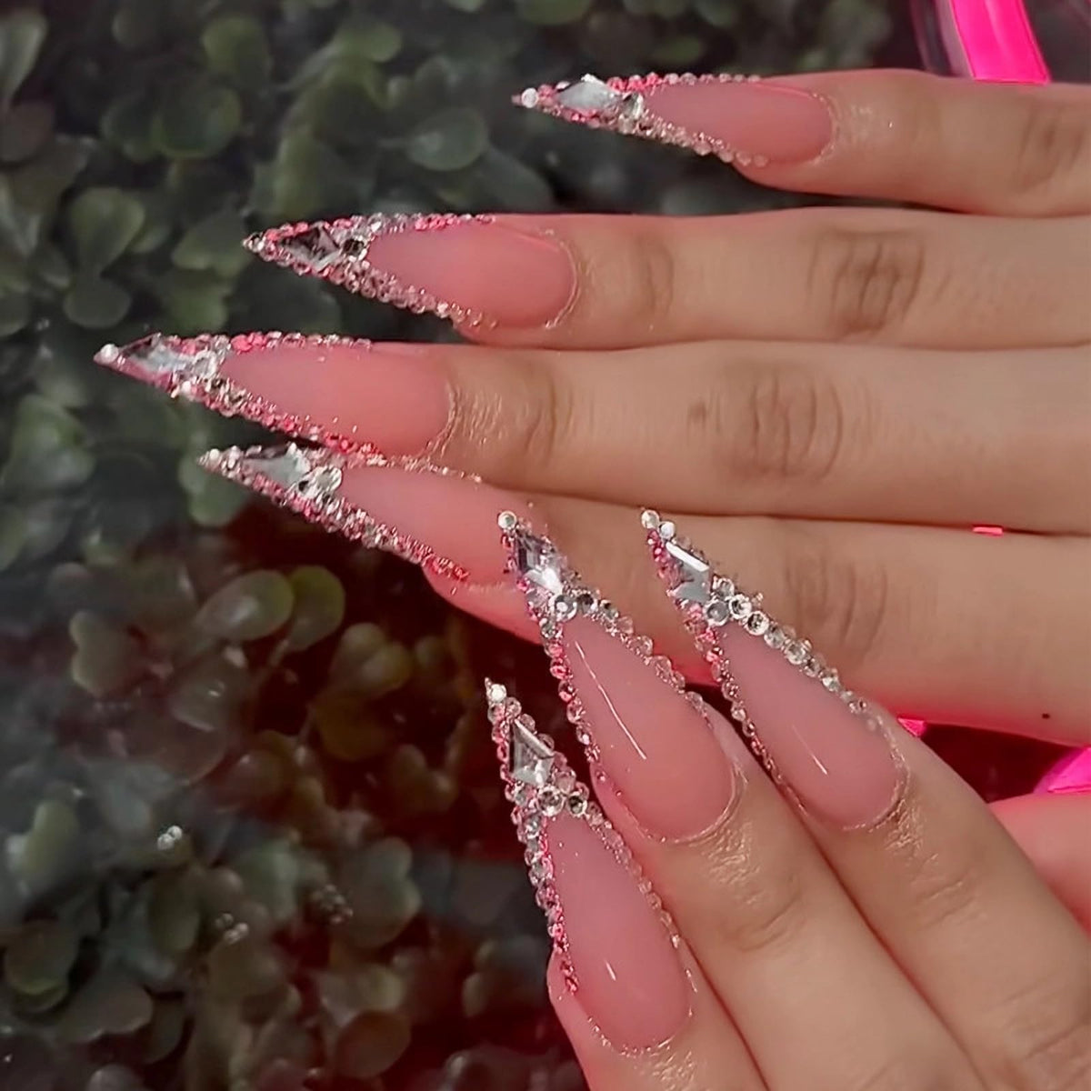 MISUD Press on Nails - Long Stiletto Fake Nails with Bling Glitter, Acrylic Luxury Rhinestone Design 24 pcs