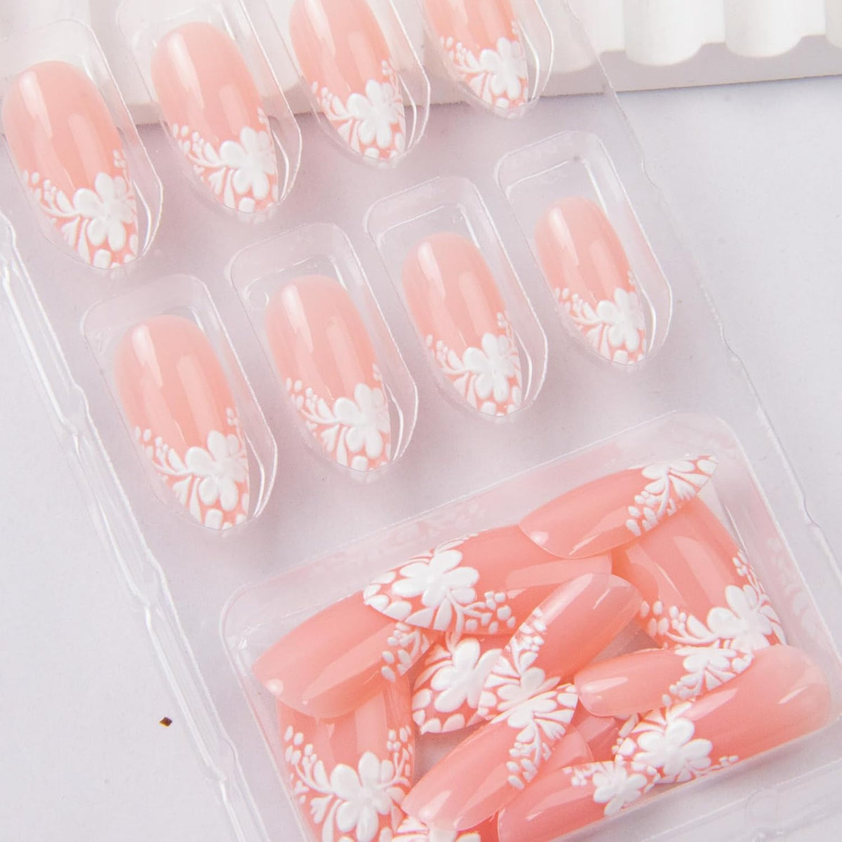 White Flower Press on Nails French Tip Fake Nails Medium Almond False Nails Glossy Artificial Stick on Nails Full Cover Acrylic Nails for Women Manicure 24Pcs