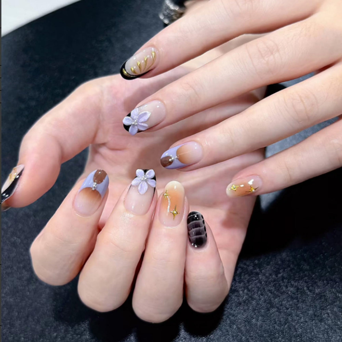 Short Almond Press on Nails Nude Ombre Glossy Fake Nail 30pcs