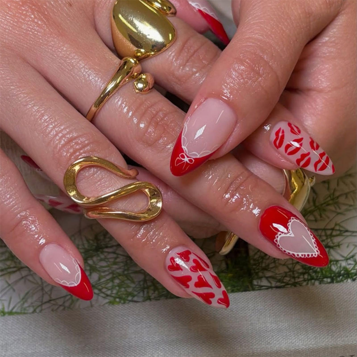 Silver Glitter Press on Nails French Tip Fake Nails Medium Almond False Nail with Rhinestone Design Nude Glossy Artificial Acrylic Full Cover Diamond Glue on Nail for Women Christmas Manicure 24Pcs