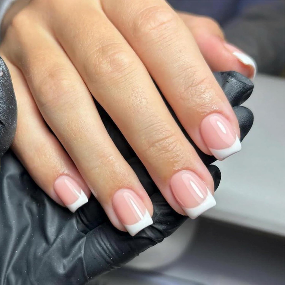 24pcs Short Square Press on Nails French Tip Fake Nails White Flower with Star Design Glitter False Nails Luxury Nail Charms Crafts White Stripes Glue on Nails for Women Manicure Tips