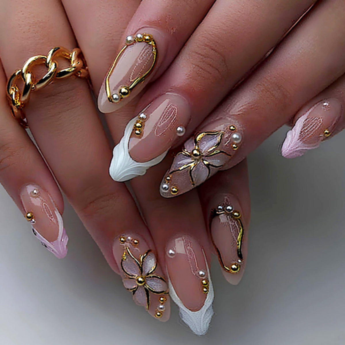Short Almond Press on Nails Nude Ombre Glossy Fake Nail 30pcs