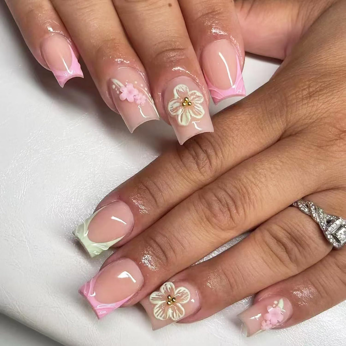 24Pcs Almond Press on Nails Medium Length White French Tip Fake Nails with Gold Lines Designs 3D Bow Acrylic Nails Reusable Cute False Nail Set Nude Glossy French Full Cover Glue on Nails for Women