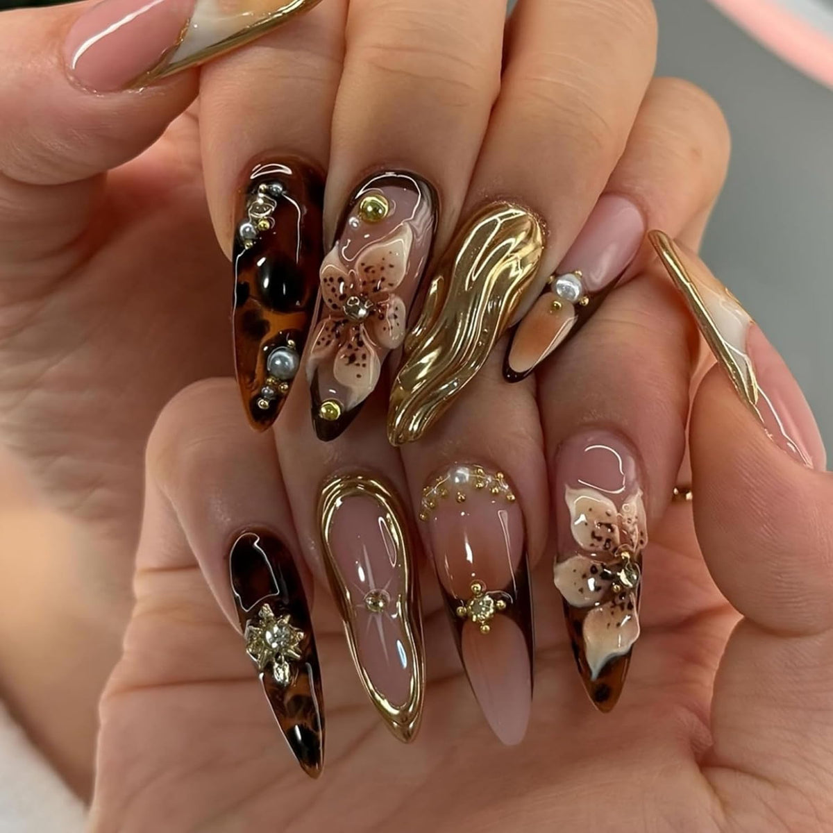 MISUD Press on Nails - Long Stiletto Fake Nails with Bling Glitter, Acrylic Luxury Rhinestone Design 24 pcs