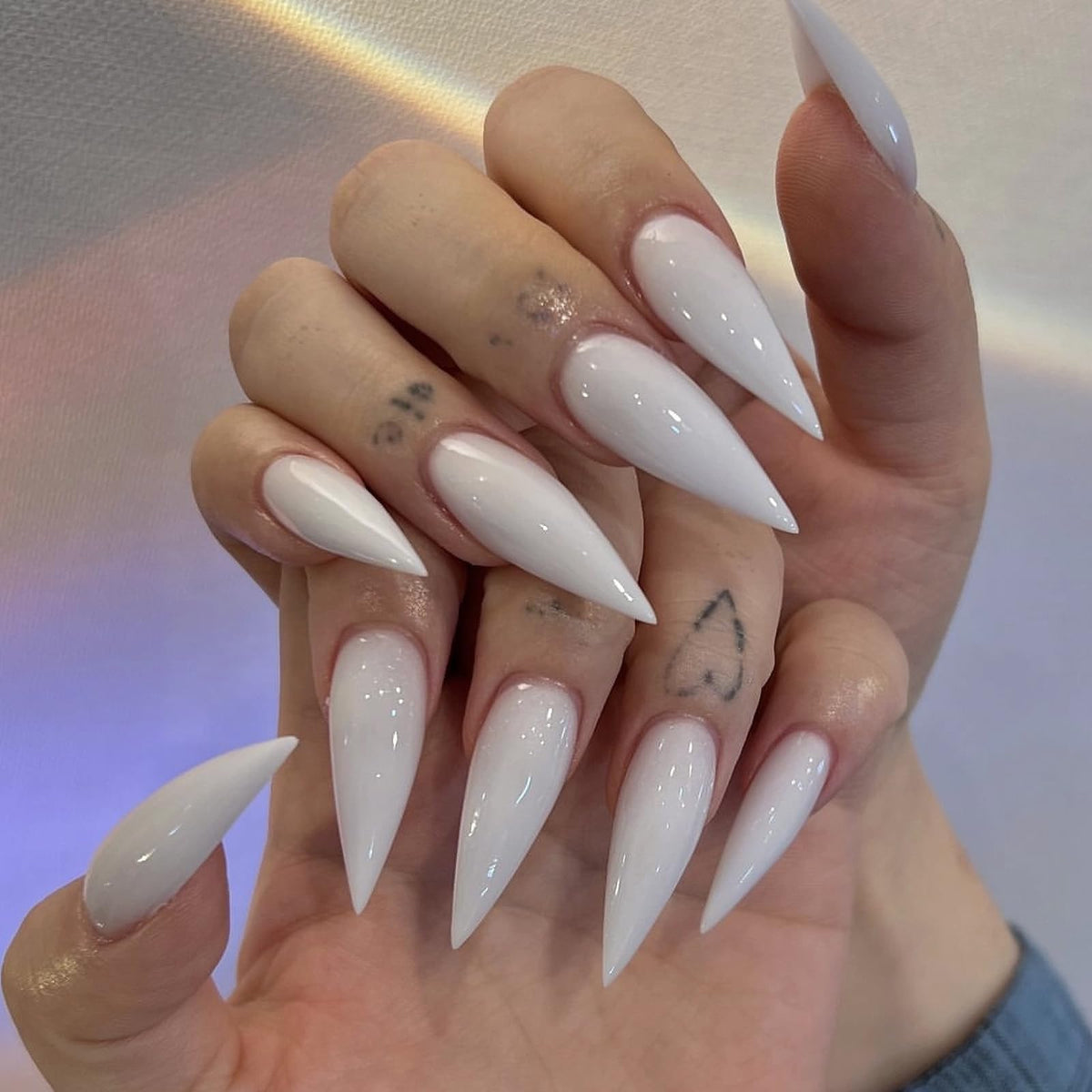 MISUD Press on Nails - Long Stiletto Fake Nails with Bling Glitter, Acrylic Luxury Rhinestone Design 24 pcs