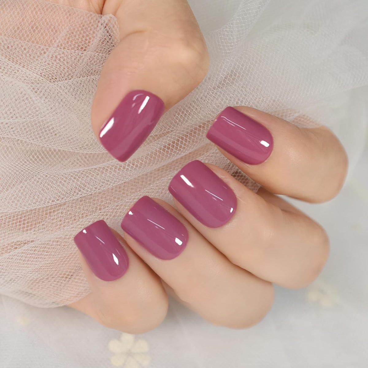 Ombre French Press On Nails Short - IKISKT Fashion Acrylic False Nails, Glue On Nails with Glue Sticker,Fit Perfectly & Natural Stick On Nails - 24PCS Soft UV Gel Fake Nails Kit, Gradient White