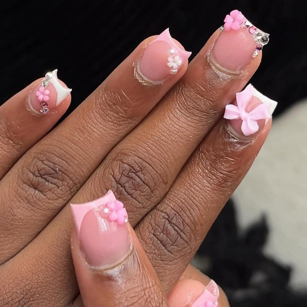 French Tip Press on Nails Glitter Petite Short Square Fake Nails Pink Nude Glossy Design Sparkly False Nails Glue on Nails with Full Cover Acrylic Stick for Women Girls Nail Decorations 24Pcs