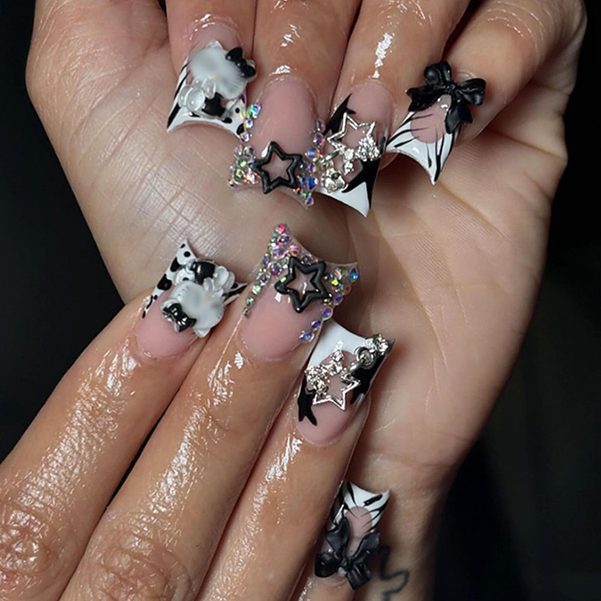 Short Press on Nails Square Fall Burgundy Fake Nails with Golden Glitter Designs Acrylic Nails Press ons Reusable Glue on Nails for Women and Girls Daily Wear 24 Pcs