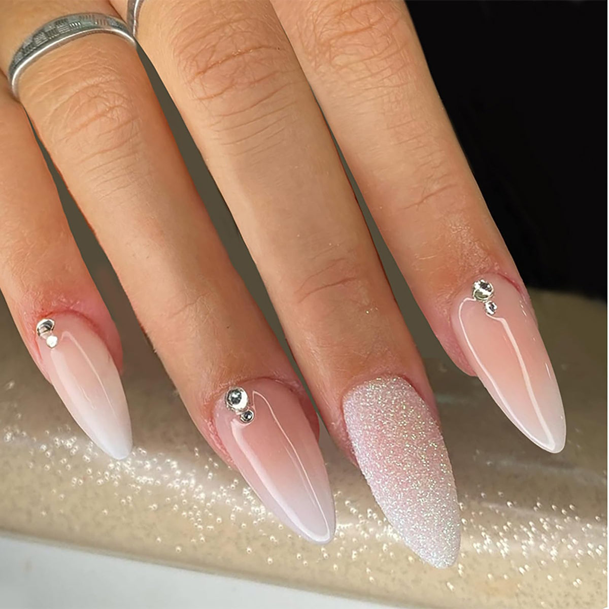24Pcs Handmade Press on Almond Nails Nude Pink White Gold Flower Fake Nails Pearl False Nails Elegant Summer Nails Glue on Luxurious for Girl Women Stick on Nails Bridal Wedding Formal Events Life